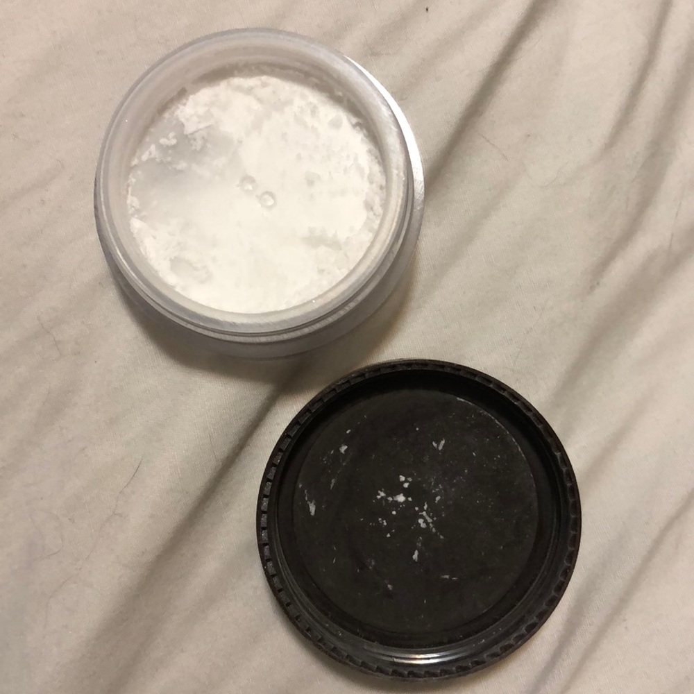 makeup - Picture 2 of 2